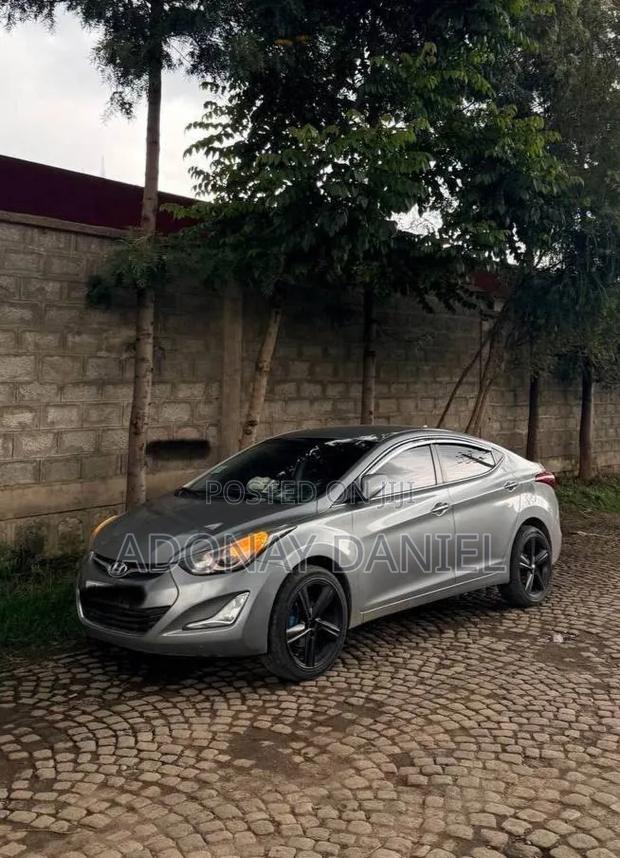 Hyundai Avante 2015 Gray
