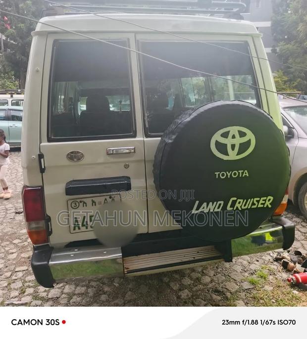 Toyota Land Cruiser 2015 White