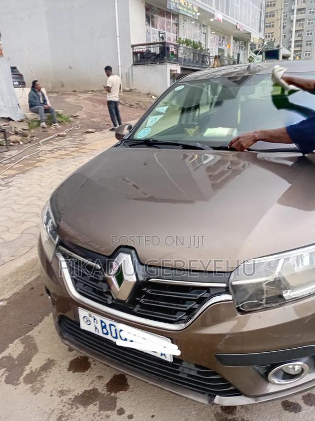 Renault Sandero 2017 Brown