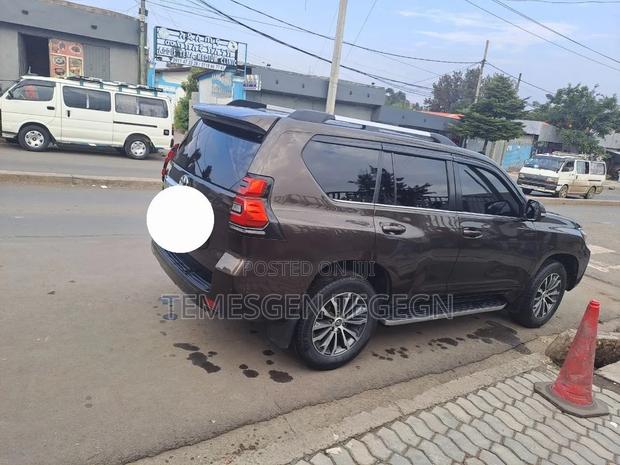 Toyota Land Cruiser Prado 2019 Gray