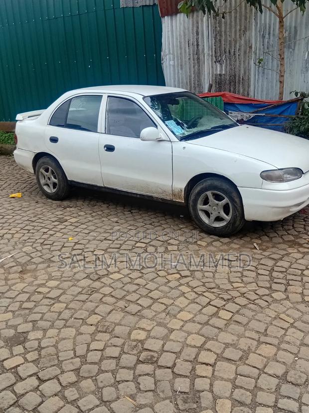 Hyundai Accent 1995 White