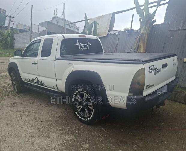 Toyota Tacoma 2015 White