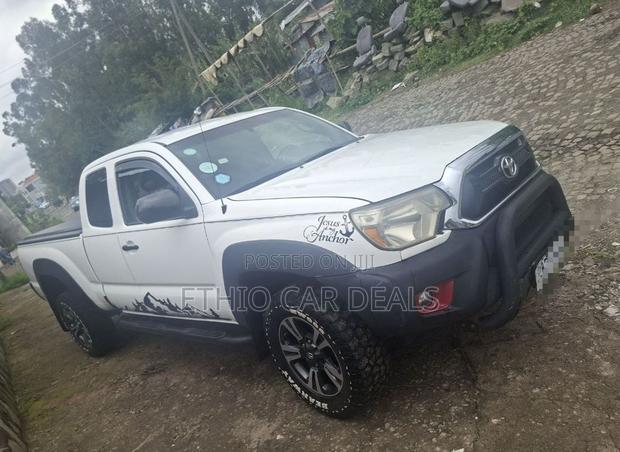Toyota Tacoma 2015 White