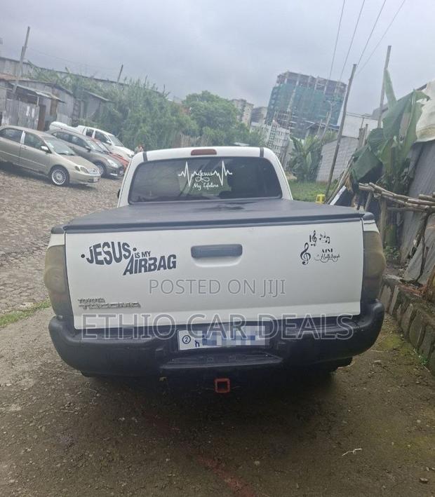 Toyota Tacoma 2015 White