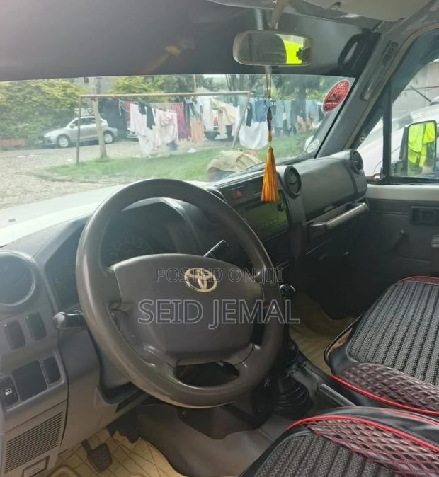 Toyota Land Cruiser 2015 White