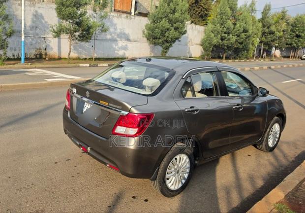 Suzuki Dzire 2022 Gray