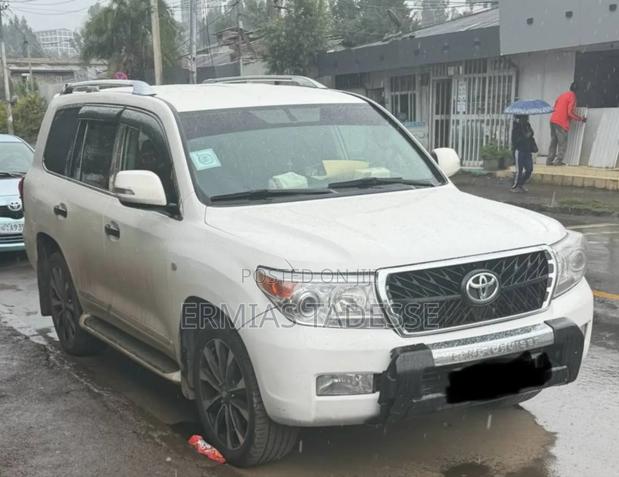 Toyota Land Cruiser 4.5 V8 VXR 2010 White