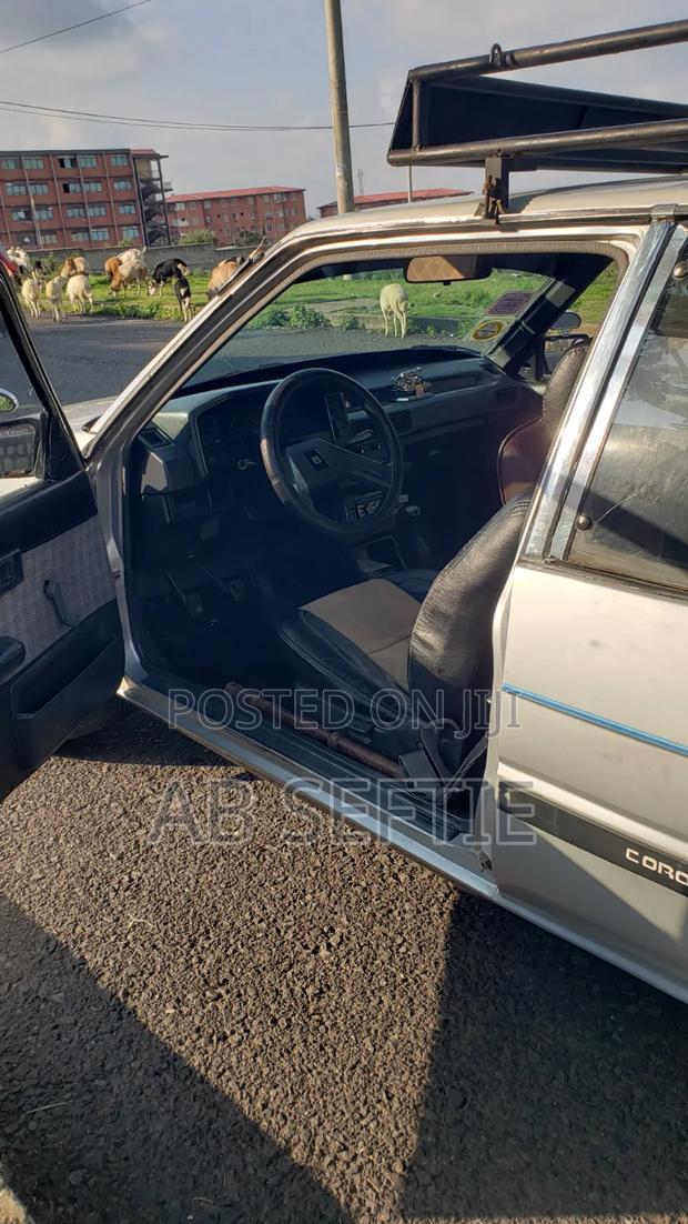 Toyota Corolla 1987 Silver