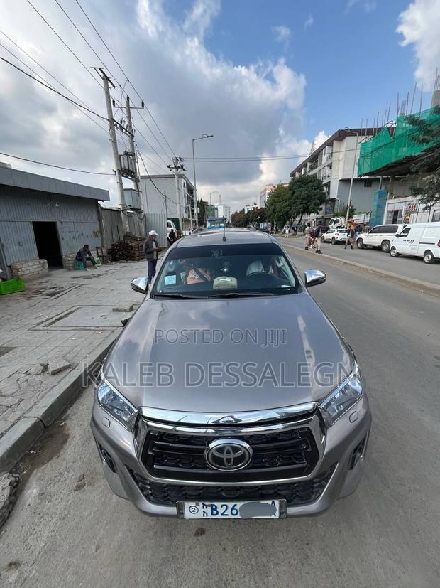 Toyota Hilux 2018 Silver