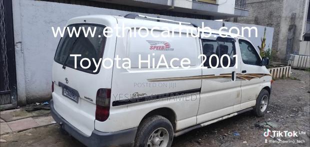 Toyota Grand HiAce 2001 White