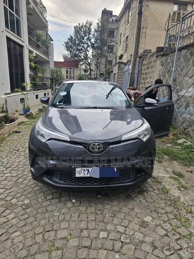 Toyota C-HR 2017 Gray