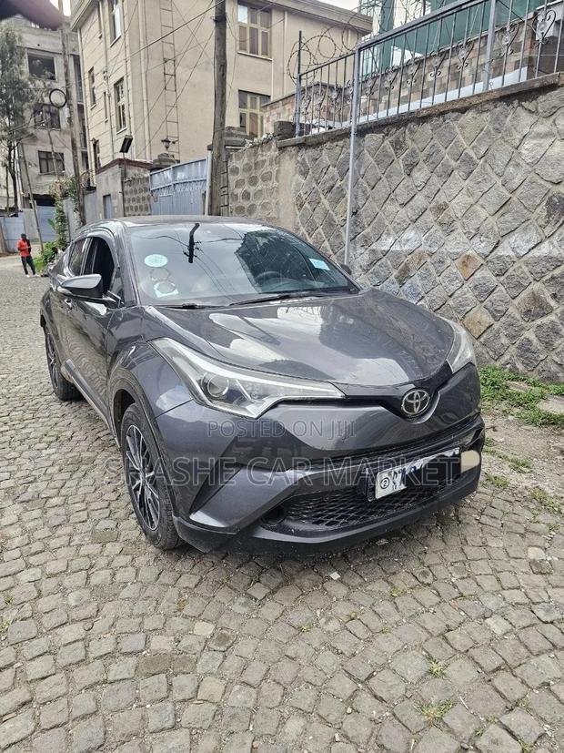 Toyota C-HR 2017 Gray