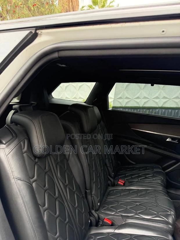 Peugeot 5008 2021 White