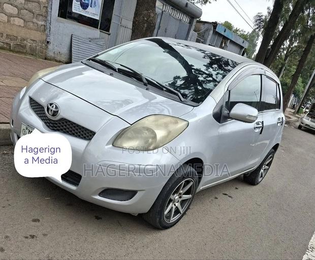 Toyota Yaris 2009 Silver