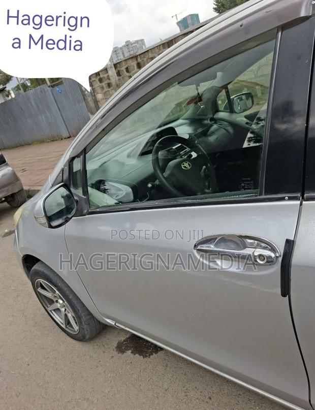 Toyota Yaris 2009 Silver