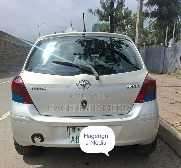Toyota Yaris 2009 Silver