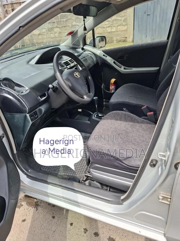 Toyota Yaris 2009 Silver
