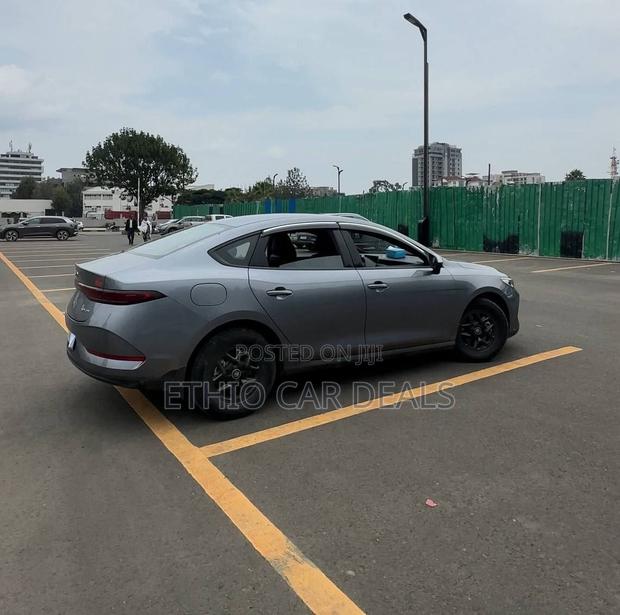 BYD Qin Plus DM-i 2025 Gray