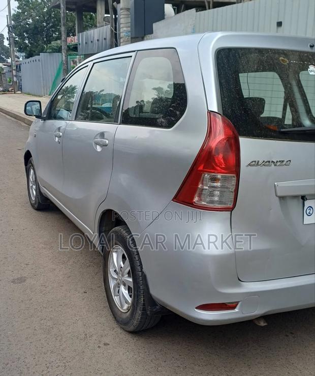 Toyota Avanza 2012 Silver
