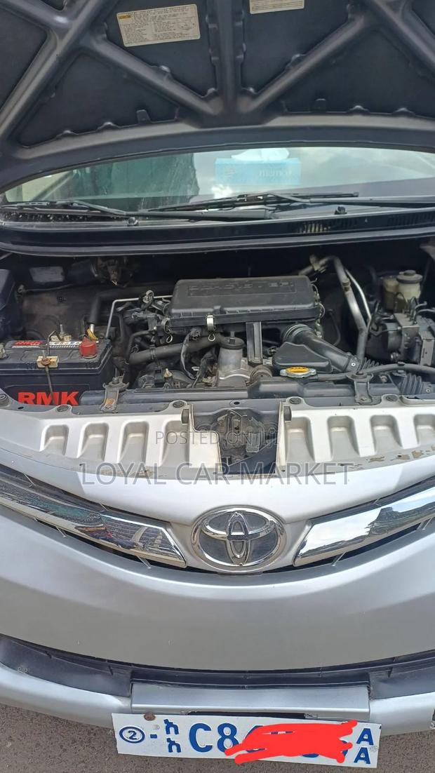 Toyota Avanza 2012 Silver