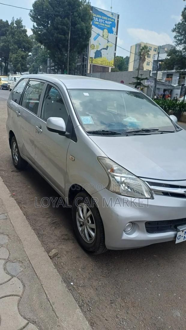 Toyota Avanza 2012 Silver