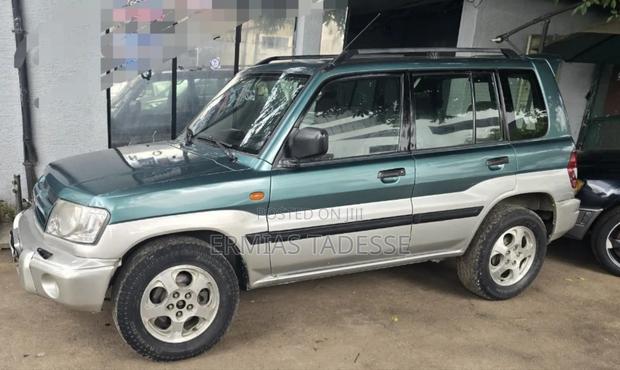 Mitsubishi Pajero Pininfarina 2002 Green