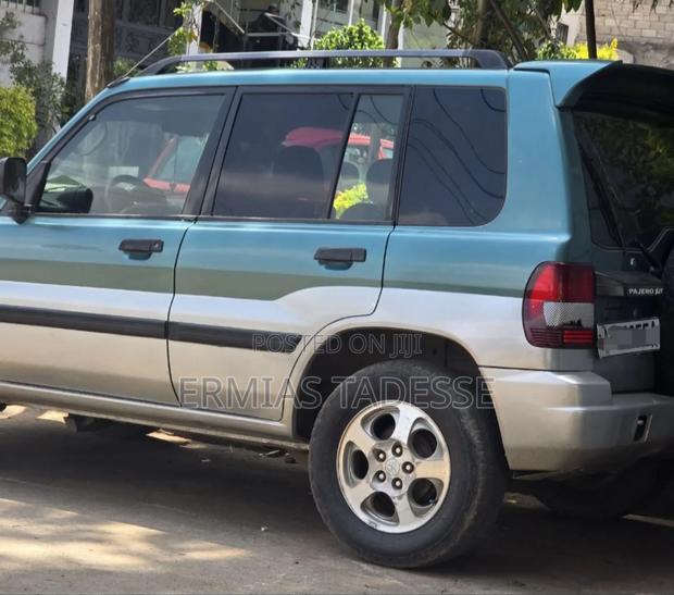 Mitsubishi Pajero Pininfarina 2002 Green