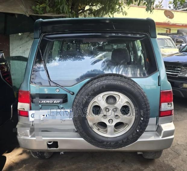 Mitsubishi Pajero Pininfarina 2002 Green