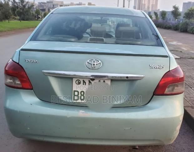Toyota Belta 2006
