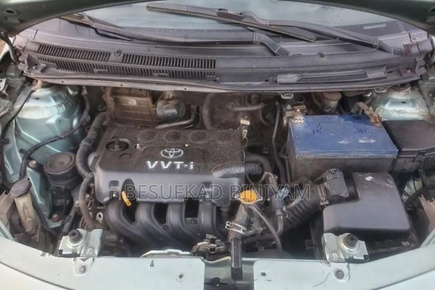 Toyota Belta 2006