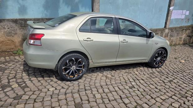Toyota Belta 2010