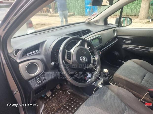 Toyota Yaris 2012 Black