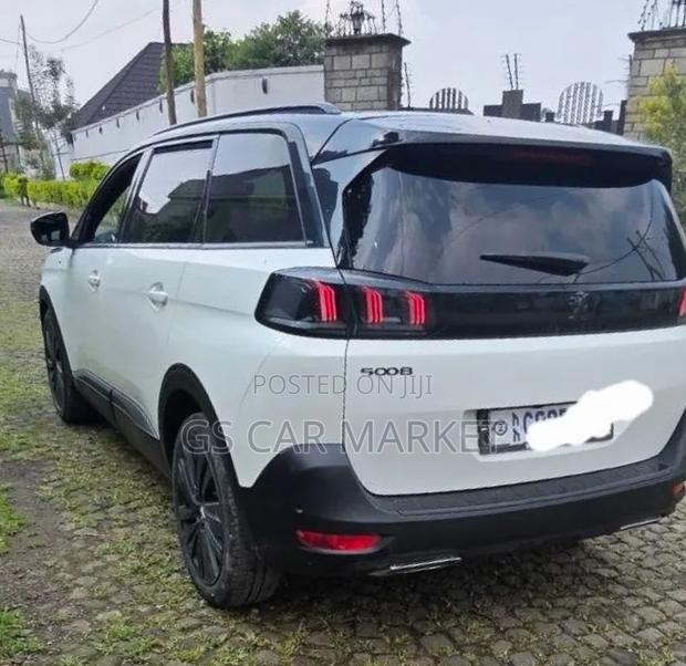 Peugeot 5008 2021 Ivory