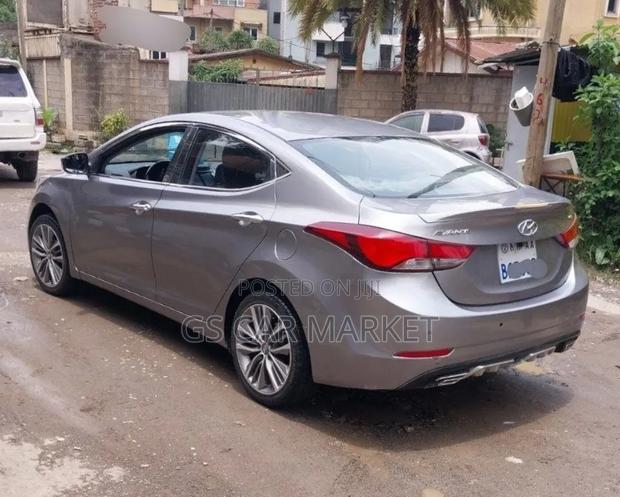 Hyundai Avante 2015 Gray