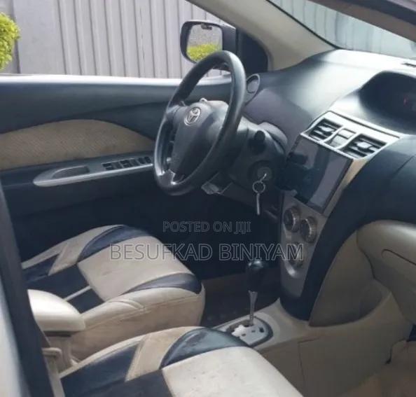 Toyota Belta 2006