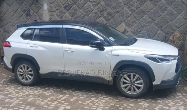 Toyota Corolla Cross 2024 White