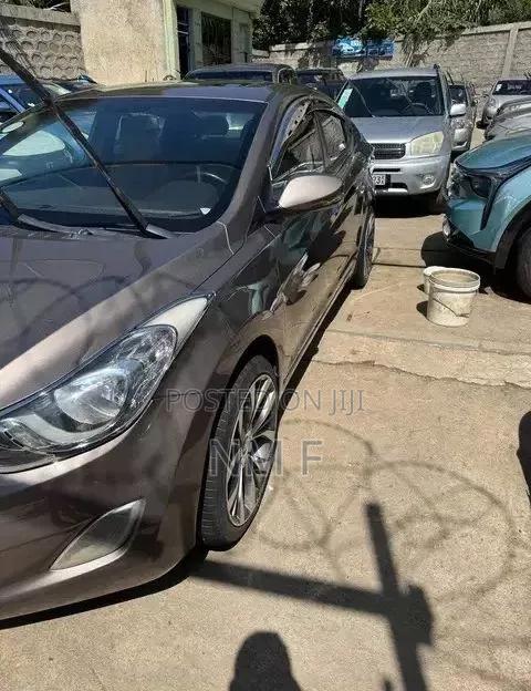 Hyundai Elantra 2012 Gray