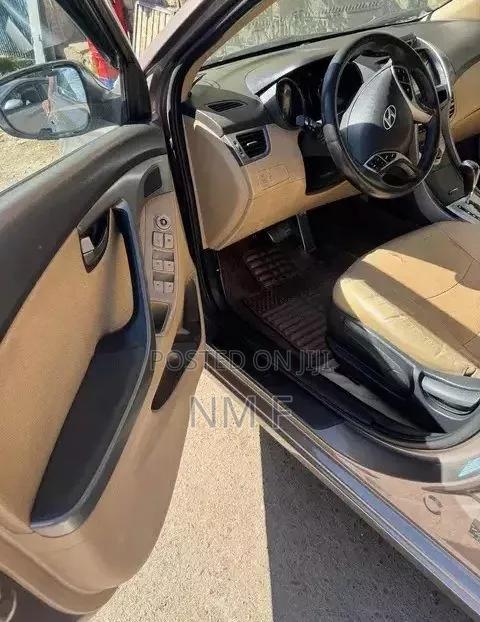 Hyundai Elantra 2012 Gray