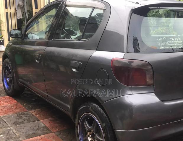 Toyota Vitz 1999 Black