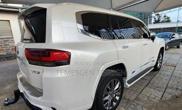 Toyota Land Cruiser 2023 White
