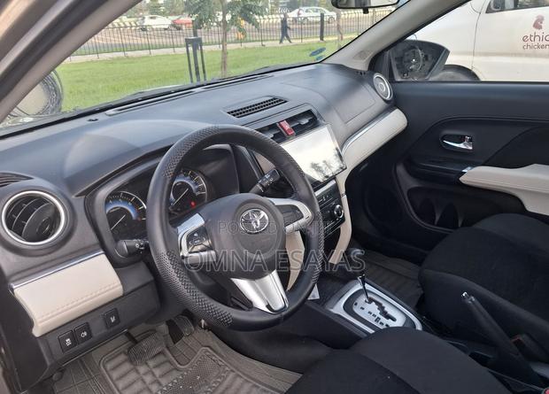 Toyota Rush 2022 Brown