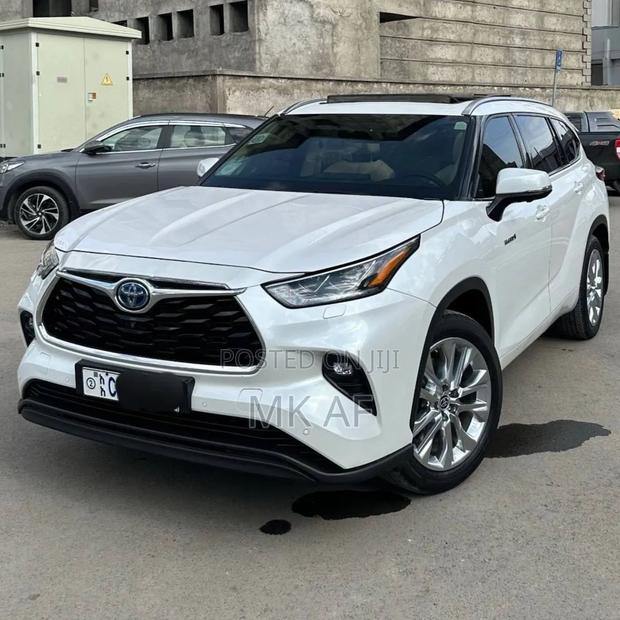 Toyota Highlander Limited AWD 2023 White