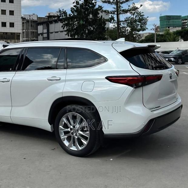 Toyota Highlander Limited AWD 2023 White