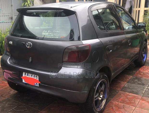 Toyota Vitz 1999 Black
