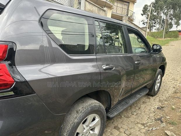 Toyota Land Cruiser Prado 2020 Maroon