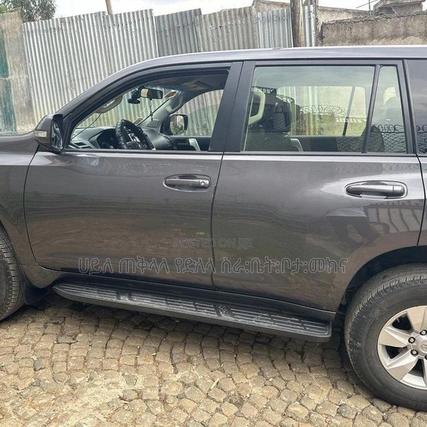 Toyota Land Cruiser Prado 2020 Maroon