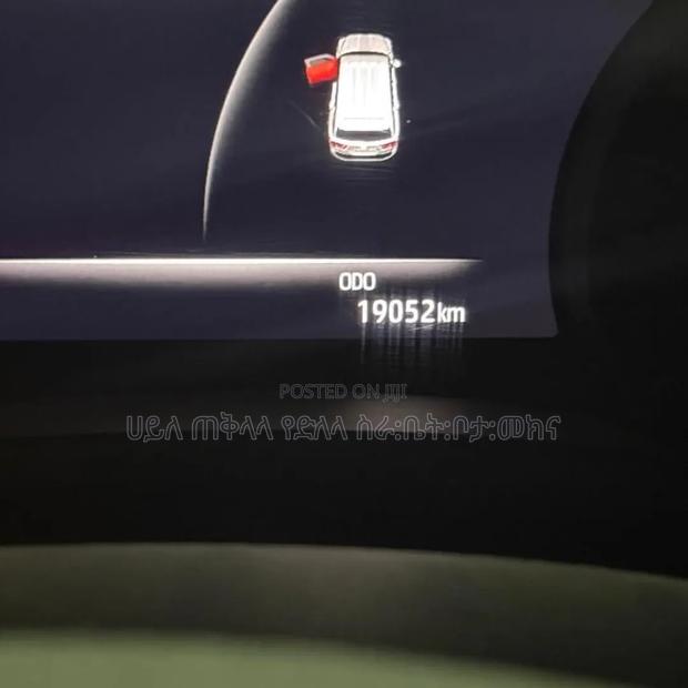 Toyota Land Cruiser 2023 Off white