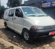 Toyota Grand HiAce 2002 White for sale