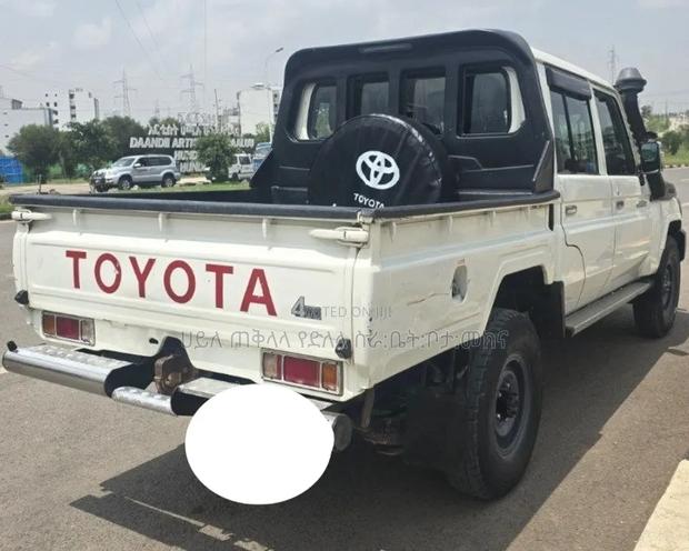 Toyota Land Cruiser 2019 Off white