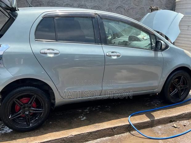 Toyota Yaris 2009 Silver